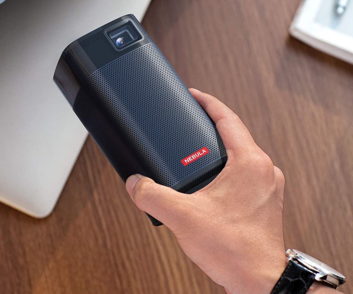 بروجكتر سينمائي محمول Nebula Apollo من Anker