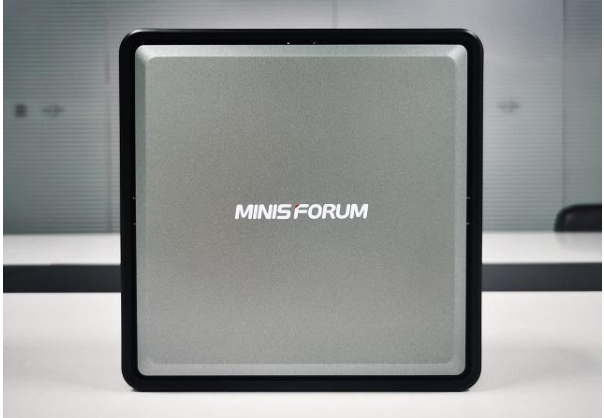 جهاز Minisforum HM50 من سلسلة Minisforum HM50 Mini PC