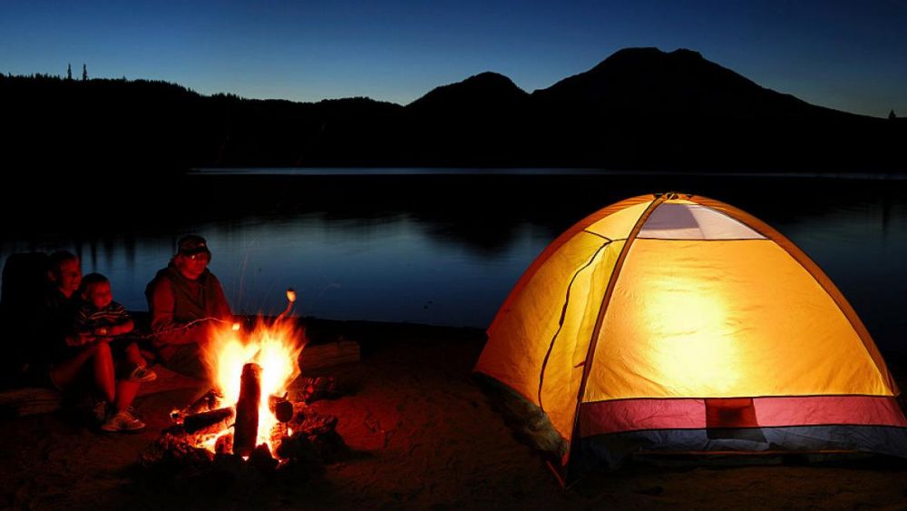 تخييم الصحراء و ادوات التخييم في البر : تعرف على الأدوات التي تحتاجها في رحلاتك