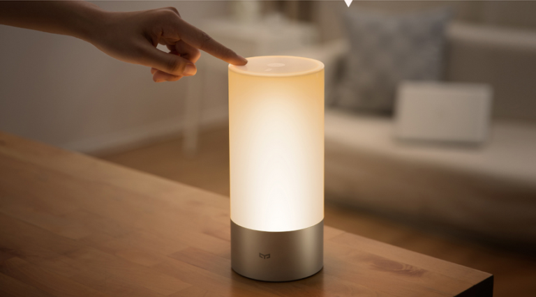 لمبة السرير الذكية mi bedside lamp من شاومي لتزيين غرفة نومك مدونة جملة